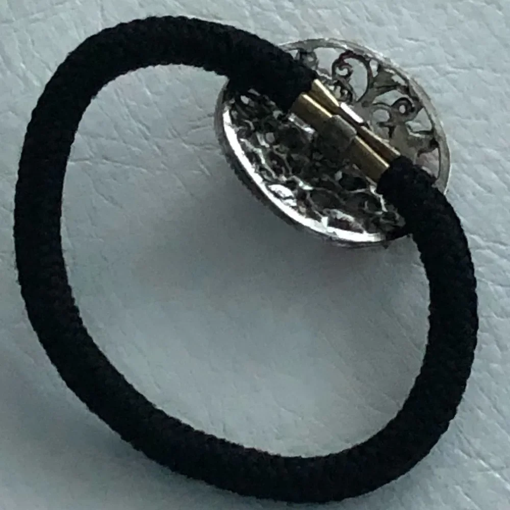 RHINESTONE AND METAL ELASTIC PONYTAIL HOLDER